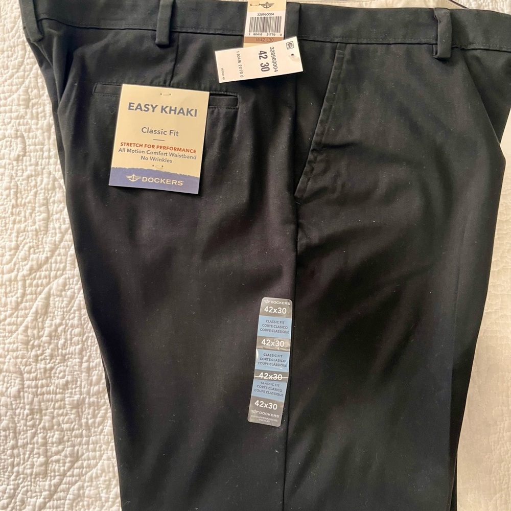 Dockers Men's Easy Khaki Classic Fit Black Pants